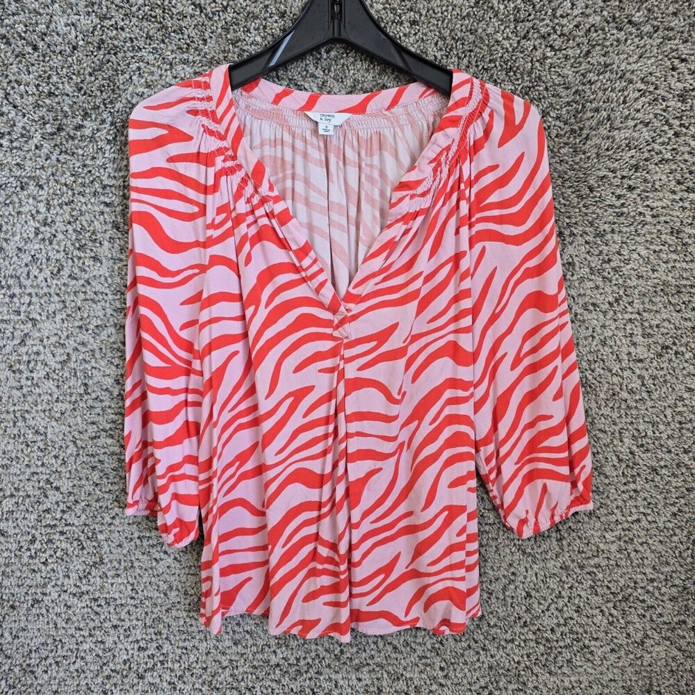 Crown & Ivy Top Womens Small Pink Animal‎ Print Peasant Blouse V-Neck Ladies